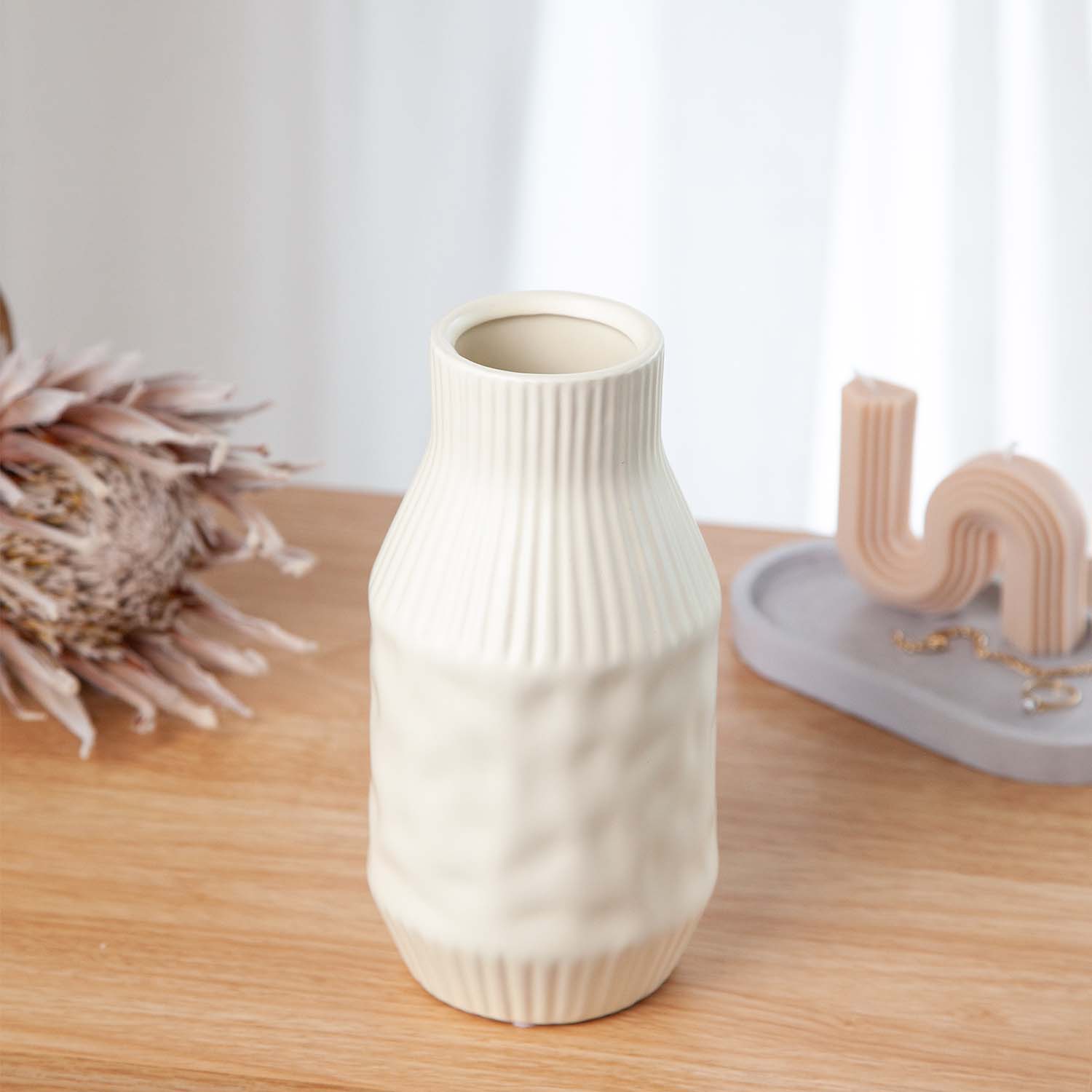 Latte Vase - Milk